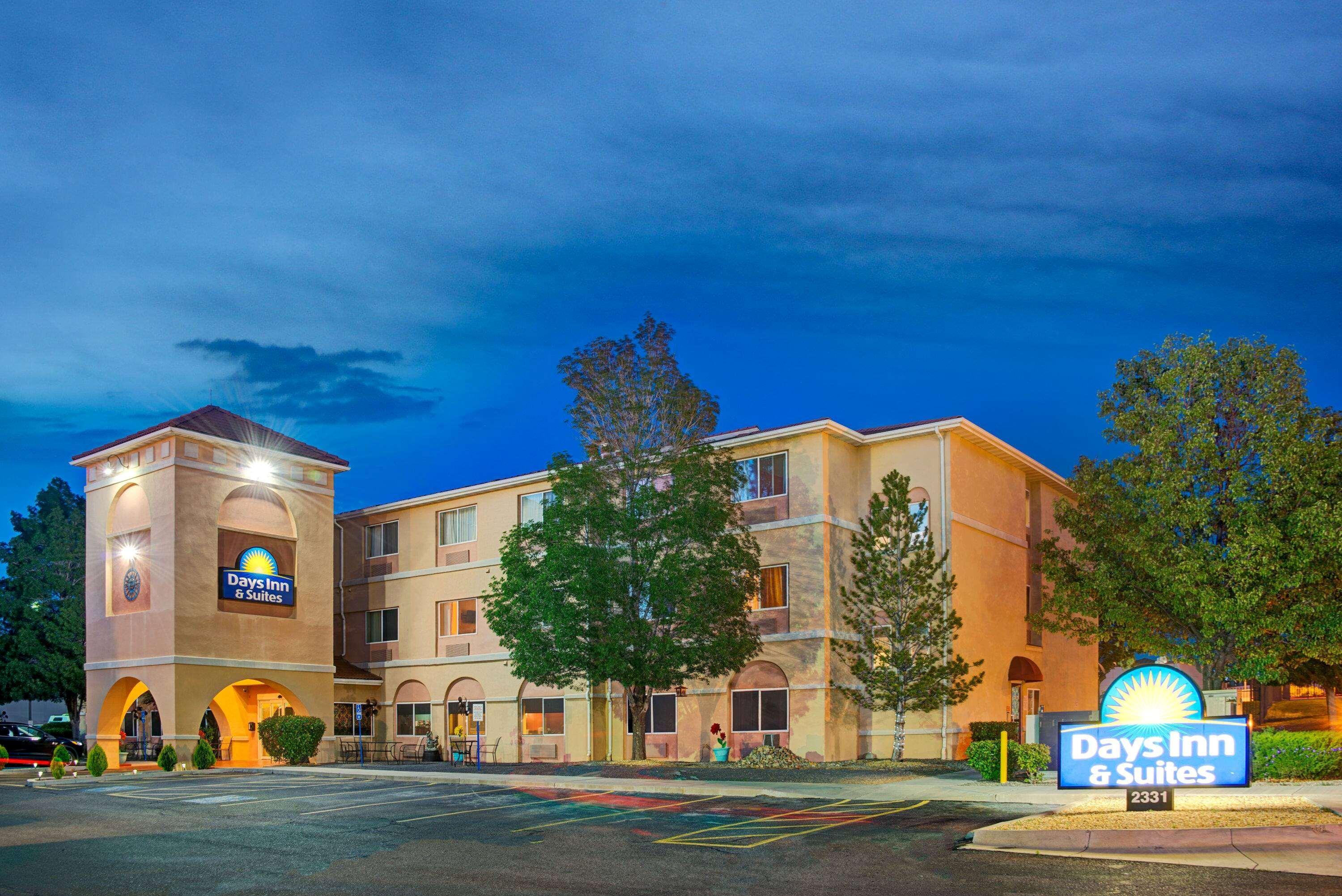 Days Inn & Suites By Wyndham Airport Albuquerque Eksteriør bilde